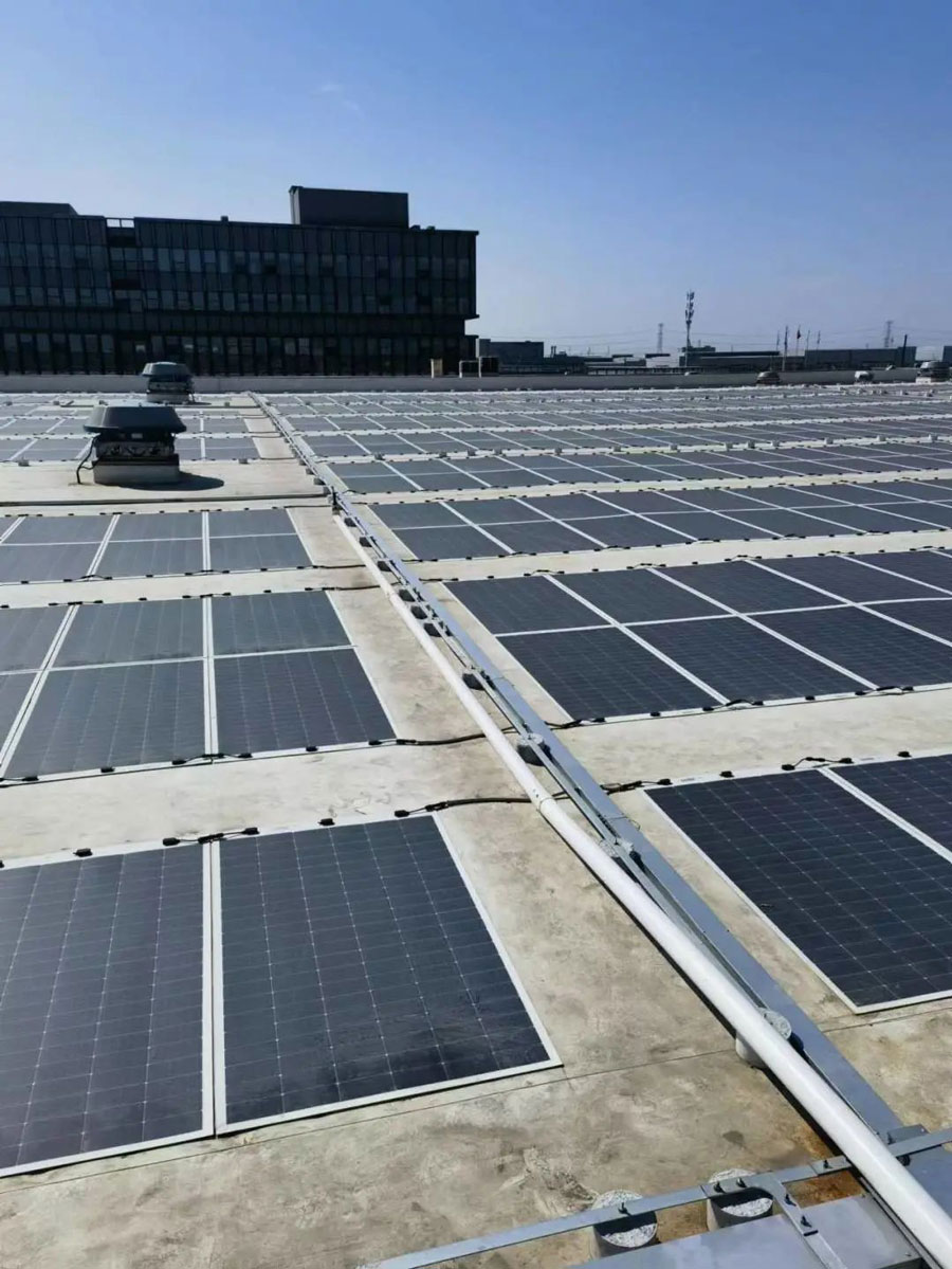 日托光伏攜手汽車民族品牌構(gòu)建新型能源體系