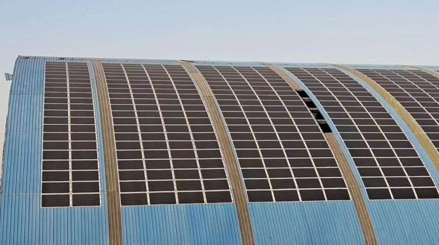 首個拱形礦區煤棚項目 | 日托輕柔組件解決拱形屋頂安裝難題