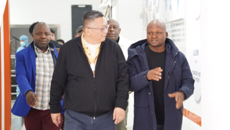 尼日利亞訪團(tuán)蒞臨日托光伏共探綠色絲綢之路