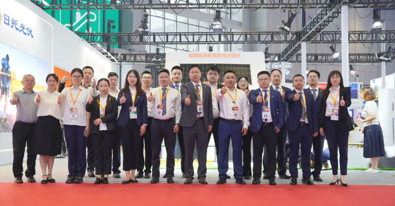 聚焦SNEC | 日托光伏輕質組件新品亮相,TüV NORD現(xiàn)場授證