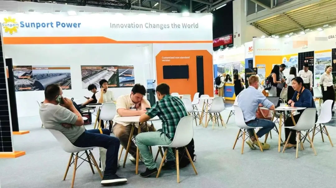 高強度輕質組件新品歐洲首秀,日托光伏閃耀歐洲智慧能源展