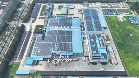 伊利天津工廠全面啟用日托光伏輕剛組件